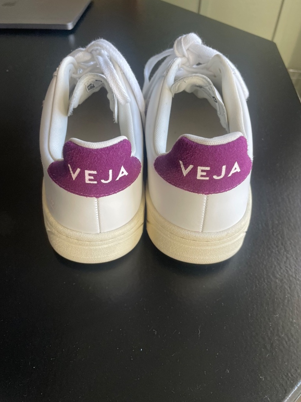 Lavendar Veja Sneakers - Picture 4 of 5